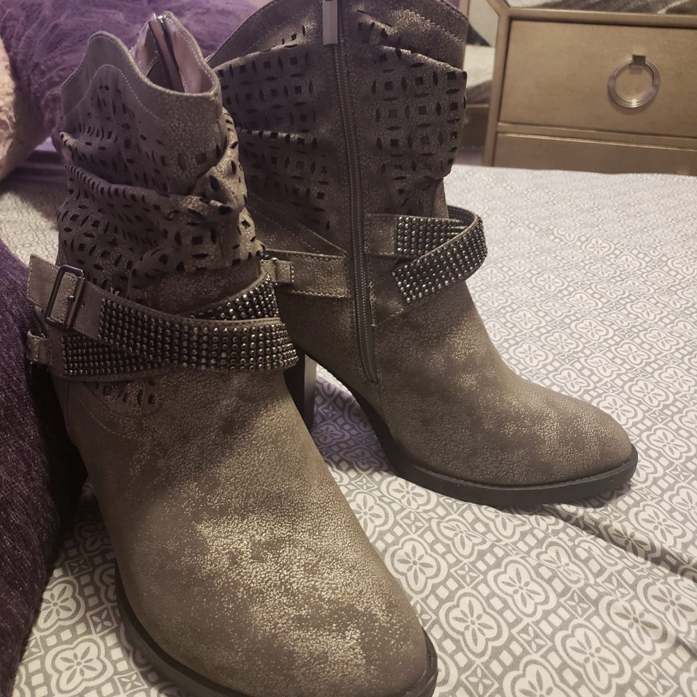 ankle boots